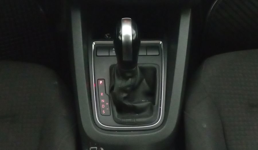 Volkswagen Jetta 2.0 TIPTRONIC Sedan 2015