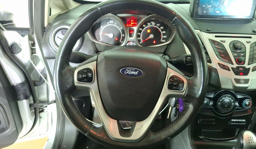 Ford Fiesta 1.6 TITANIUM Hatchback 2013