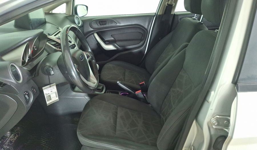 Ford Fiesta 1.6 TITANIUM Hatchback 2013