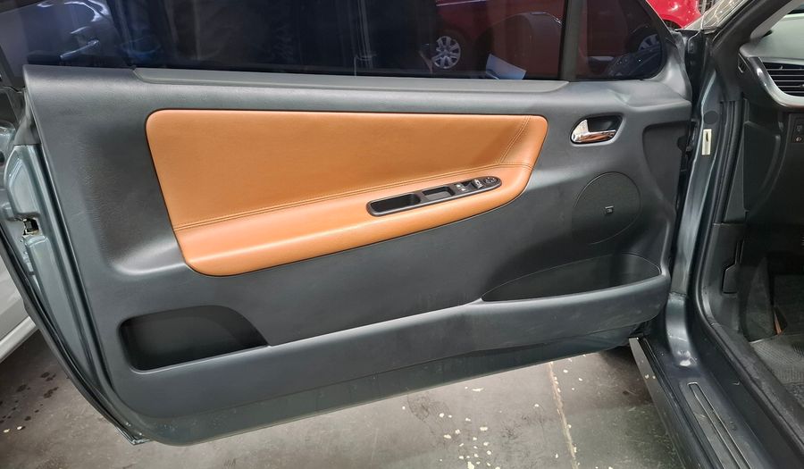 Peugeot 207 1.6 16V CC Convertible 2010