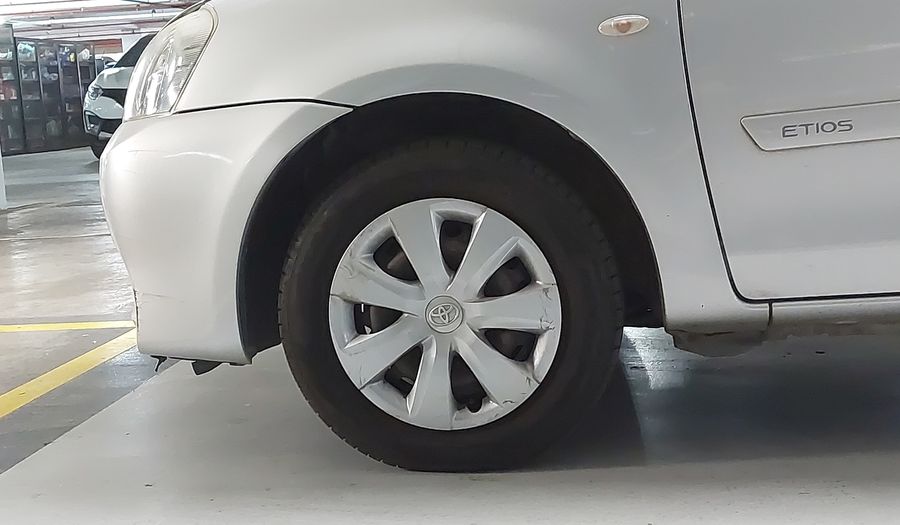 Toyota Etios 1.3 T-FLEX XS Hatchback 2013