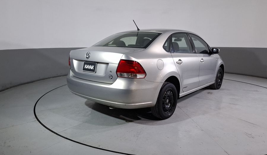 Volkswagen Vento 1.6 HIGHLINE MT Sedan 2014