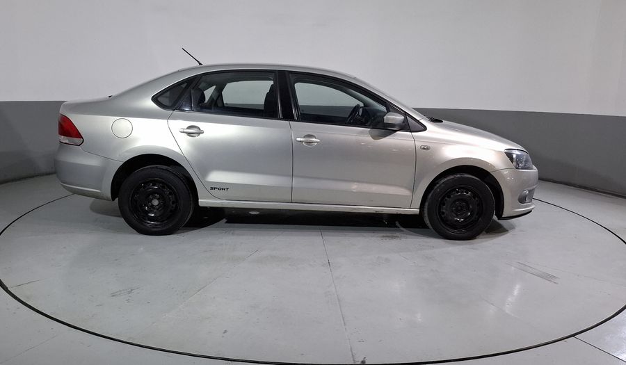 Volkswagen Vento 1.6 HIGHLINE MT Sedan 2014