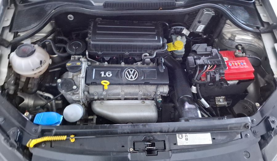 Volkswagen Vento 1.6 HIGHLINE MT Sedan 2014