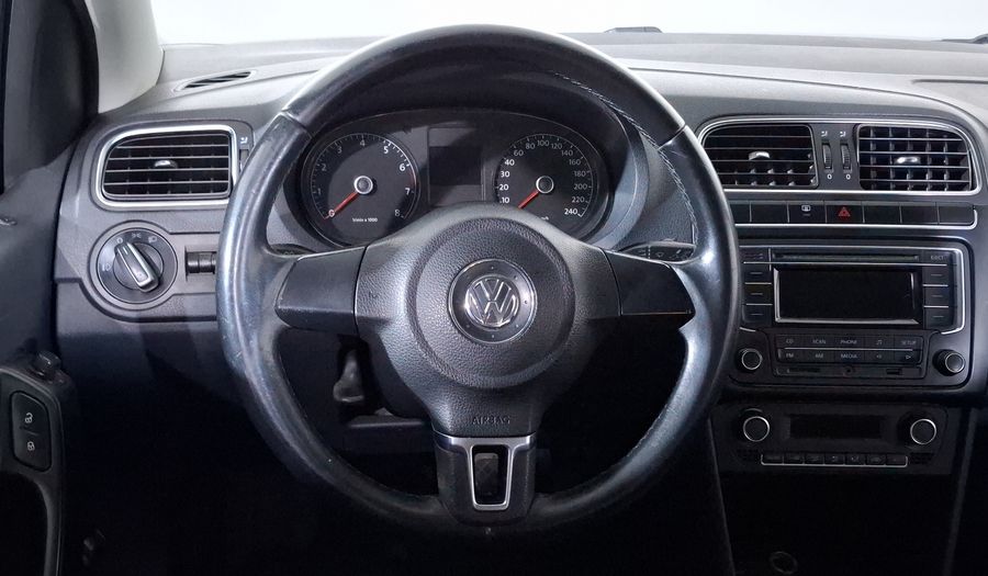 Volkswagen Vento 1.6 HIGHLINE MT Sedan 2014