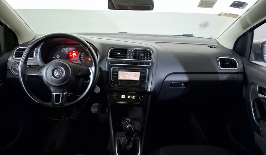 Volkswagen Vento 1.6 HIGHLINE MT Sedan 2014