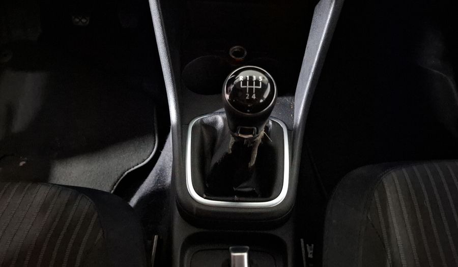 Volkswagen Vento 1.6 HIGHLINE MT Sedan 2014
