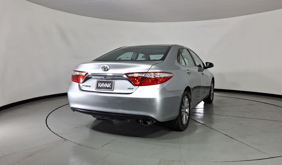 Toyota Camry 2.5 XLE NAVI L4 6AT Sedan 2016