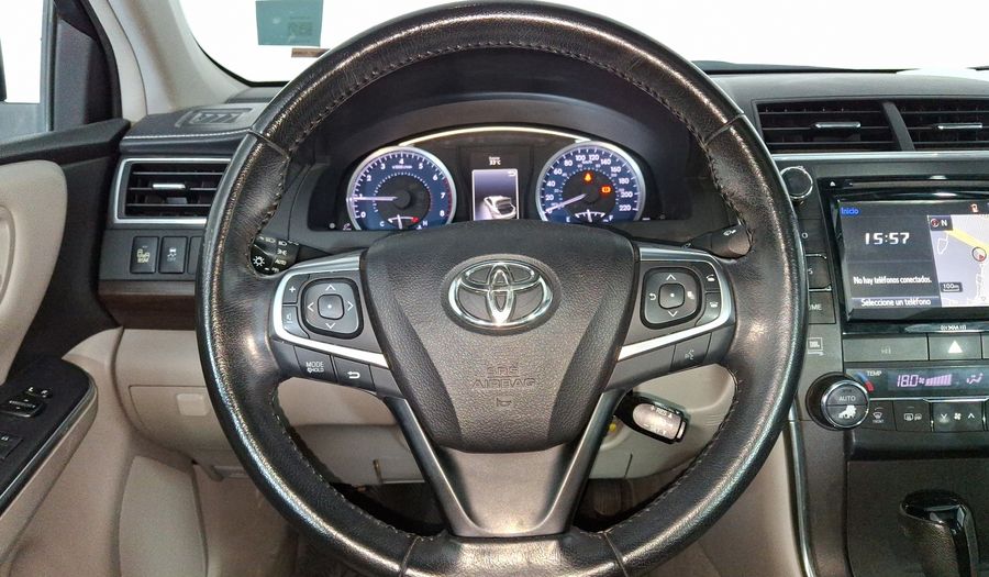 Toyota Camry 2.5 XLE NAVI L4 6AT Sedan 2016