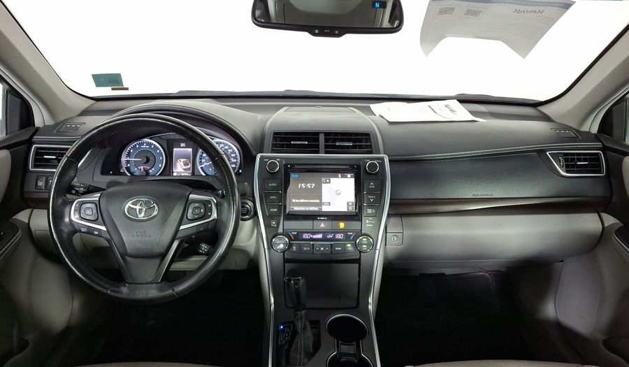 Toyota Camry 2.5 XLE NAVI L4 6AT Sedan 2016