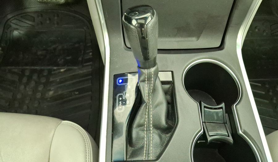 Toyota Camry 2.5 XLE NAVI L4 6AT Sedan 2016