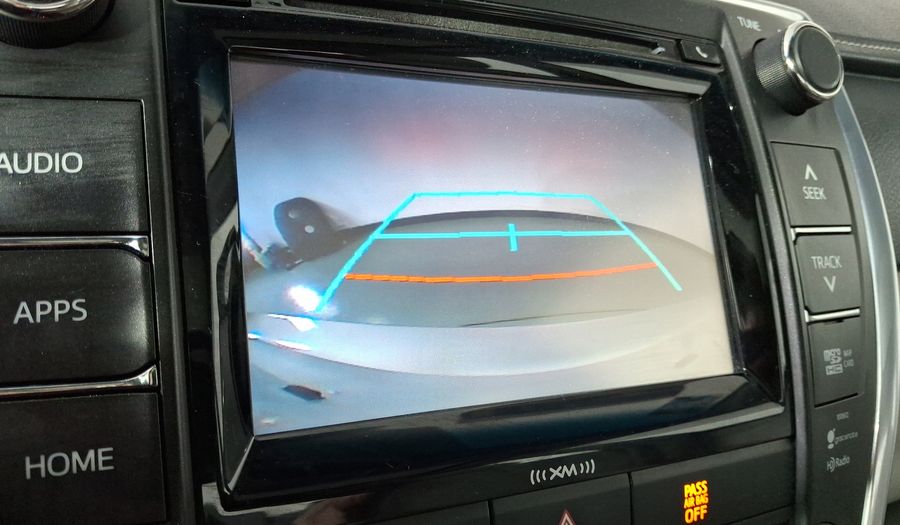 Toyota Camry 2.5 XLE NAVI L4 6AT Sedan 2016