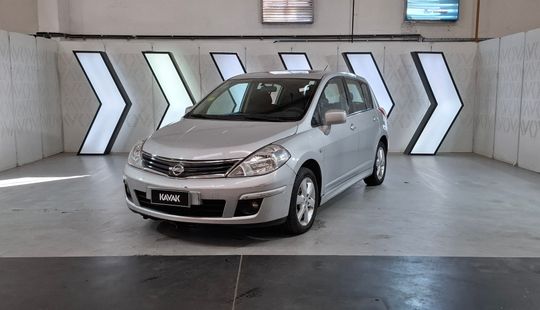Nissan • Tiida