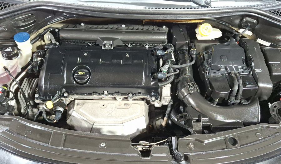 Peugeot 207 1.6 FÉLINE 5P MT Hatchback 2013
