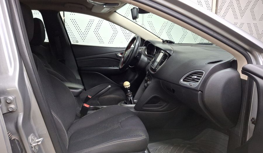 Dodge Dart 2.4 SXT MT Sedan 2015