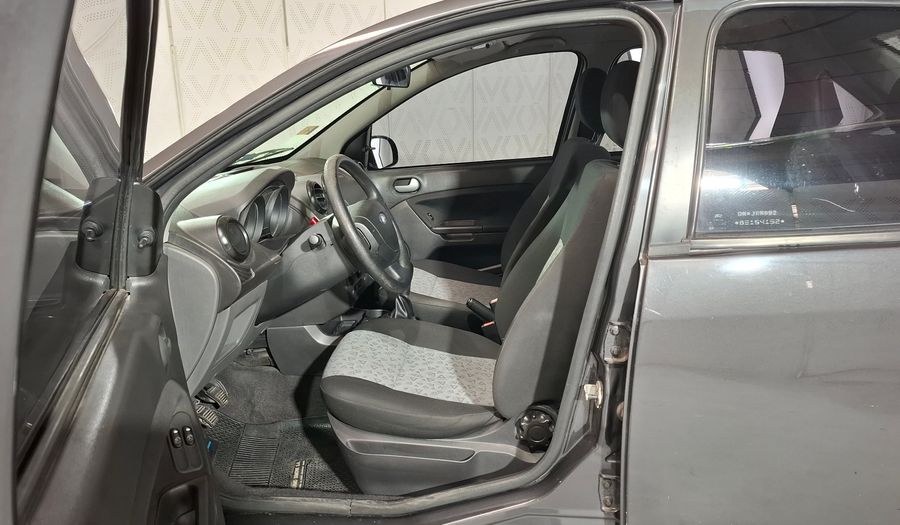Ford Fiesta 1.6 AMBIENTE PLUS Sedan 2011
