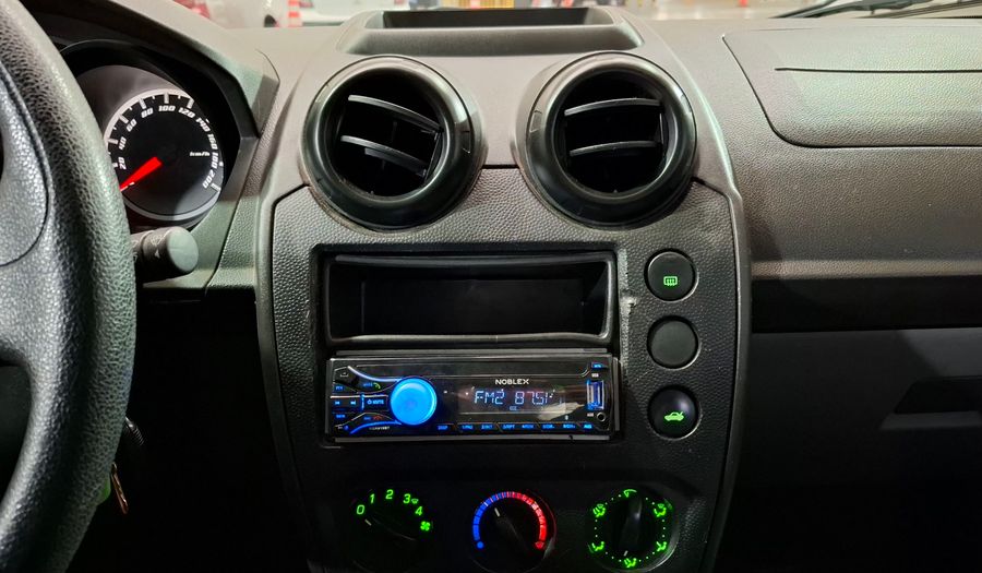 Ford Fiesta 1.6 AMBIENTE PLUS Sedan 2011