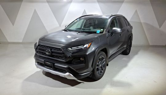 Toyota • RAV4
