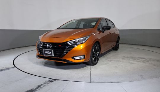 Nissan • Versa