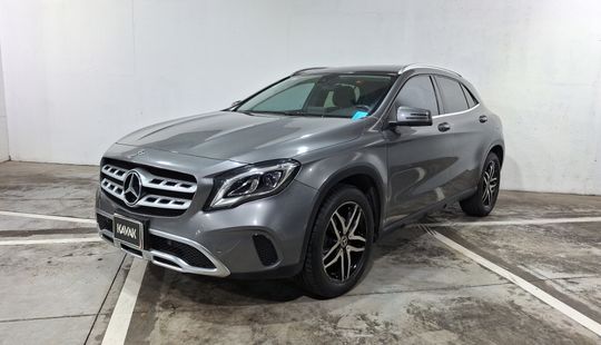Mercedes Benz • Clase GLA