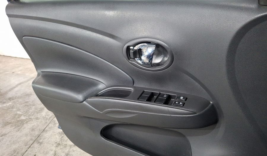 Nissan Versa 1.6 SENSE TA AC Sedan 2016
