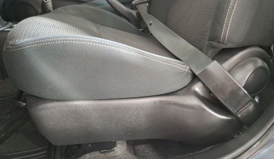 Nissan Versa 1.6 SENSE TA AC Sedan 2016