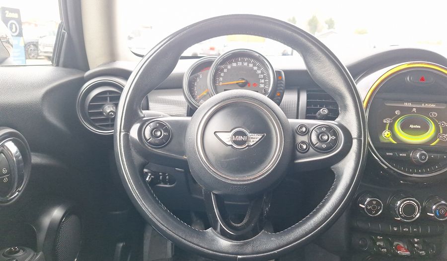 Mini Cooper 1.5 CLASSIC F56 MT Hatchback 2015