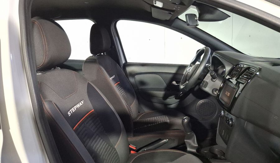 Renault Stepway 1.6 INTENS MT Hatchback 2024