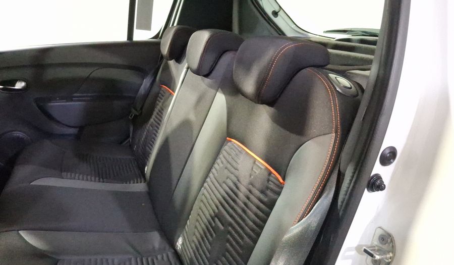 Renault Stepway 1.6 INTENS MT Hatchback 2024