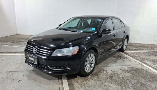 Volkswagen • Passat