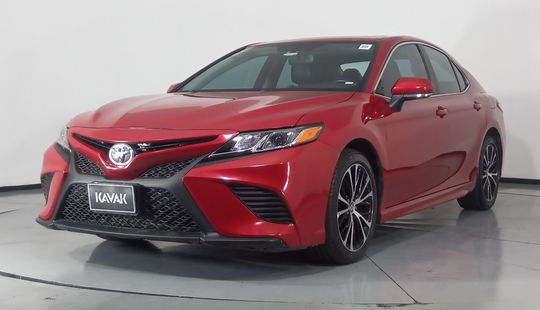 Toyota • Camry