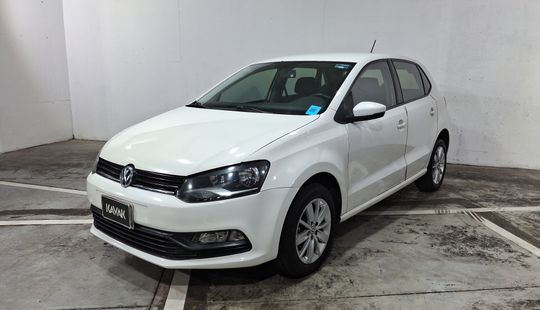 Volkswagen • Polo