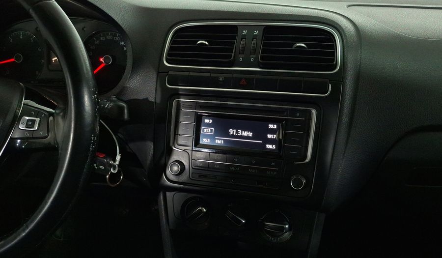 Volkswagen Polo 1.6 MT Hatchback 2017