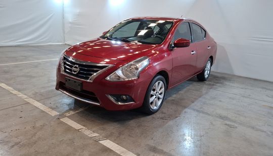 Nissan • Versa