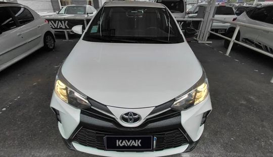 Toyota • Yaris