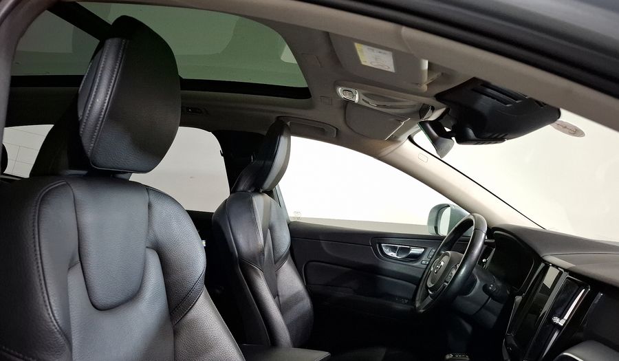 Volvo Xc60 2.0 MOMENTUM T5 AUTO AWD Suv 2019