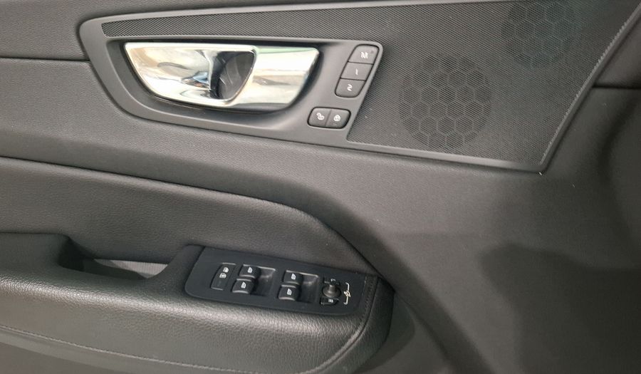 Volvo Xc60 2.0 MOMENTUM T5 AUTO AWD Suv 2019