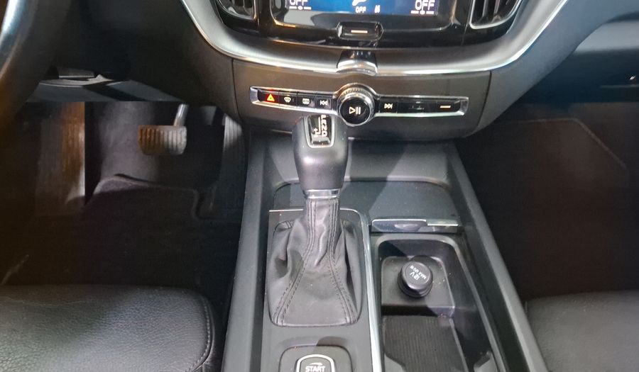 Volvo Xc60 2.0 MOMENTUM T5 AUTO AWD Suv 2019