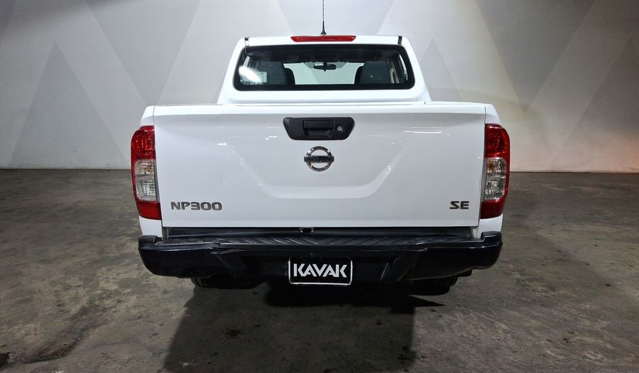 Nissan Np300 2.5 DOBLE CABINA SE AC PAQ SEG Pickup 2020