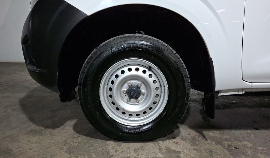 Nissan Np300 2.5 DOBLE CABINA SE AC PAQ SEG Pickup 2020