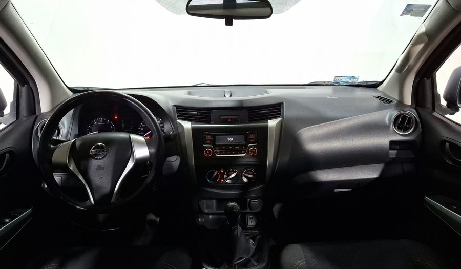 Nissan Np300 2.5 DOBLE CABINA SE AC PAQ SEG Pickup 2020
