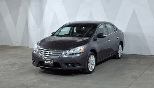 Nissan • Sentra