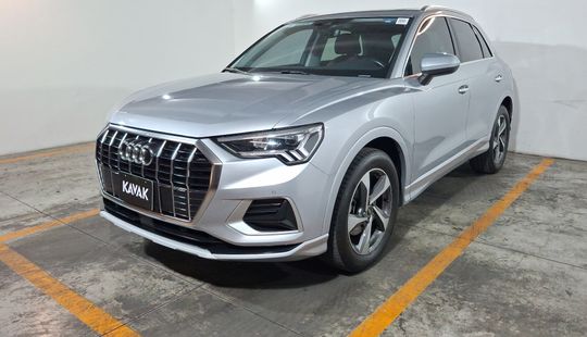 Audi • Q3