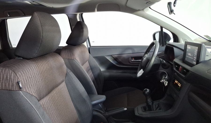 Toyota Avanza 1.5 LE Minivan 2023