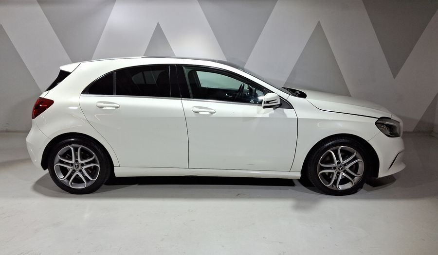 Mercedes Benz Clase A 1.6 200 STYLE DCT Hatchback 2018