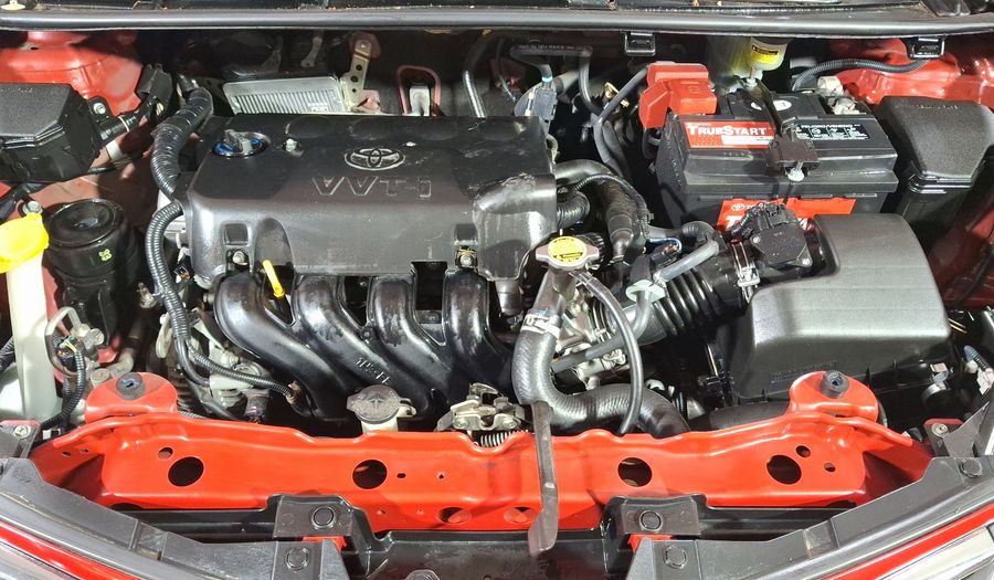 Toyota Yaris 1.5 PREMIUM AT 5PTAS Hatchback 2015