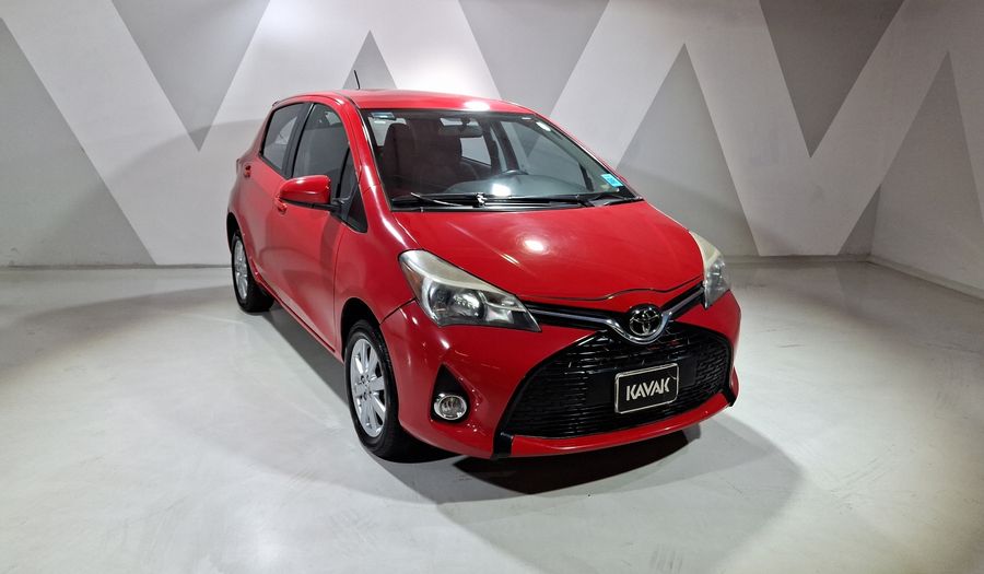 Toyota Yaris 1.5 PREMIUM AT 5PTAS Hatchback 2015