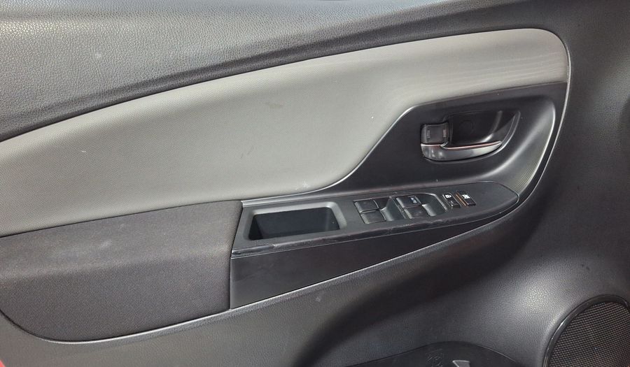 Toyota Yaris 1.5 PREMIUM AT 5PTAS Hatchback 2015