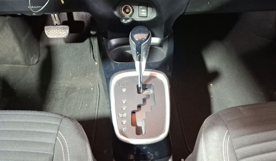 Toyota Yaris 1.5 PREMIUM AT 5PTAS Hatchback 2015