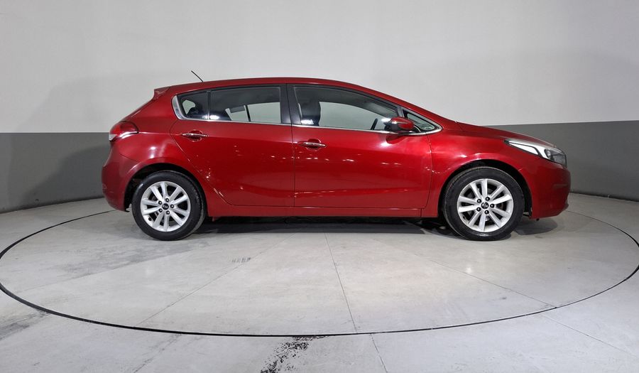 Kia Forte 2.0 EX AT Hatchback 2017